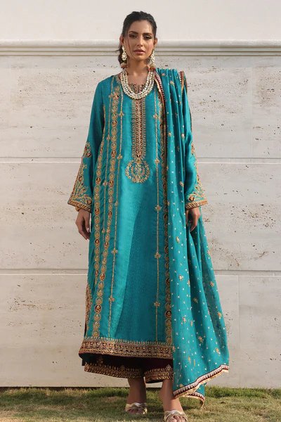 Saira outfit
