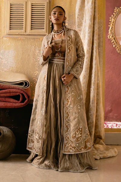 Mahnur outfit